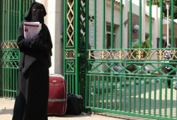 مجلس الجامعات يناقض نفسه في قضية النقاب!!