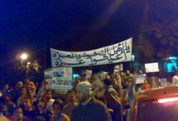 أهالي الدقهلية يحتفون بإطلاق سراح 9 من الإخوان