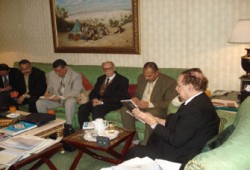 د. نوفل و"أنور" و"حامد" يفوزون بجائزة شاعر مكة