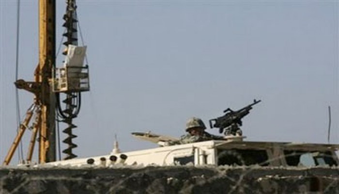 قصيدة.. هاتوا الحديدَ وسلحوا الأسوارَ