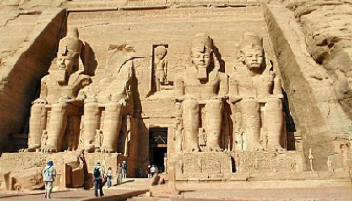 مشروع "عز" لتداول الآثار.. بيع تاريخ مصر