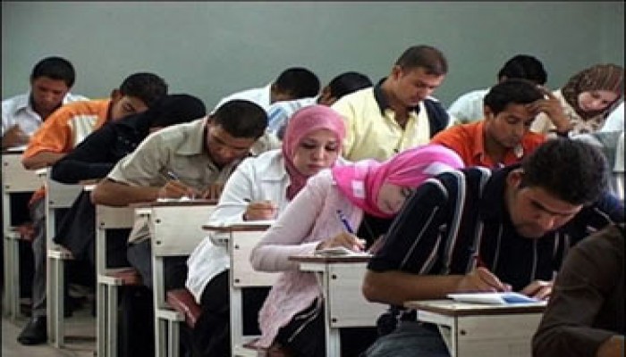 مشادات بين الطلاب ورؤساء الجامعات بسبب "الخنازير"