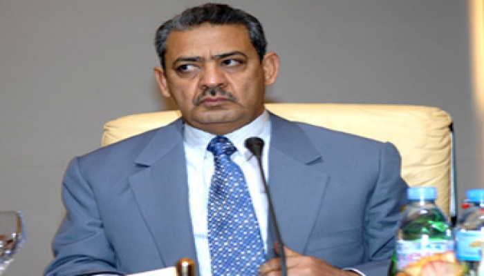 رئيس جامعة الأزهر يحذر الأساتذة من إدانة الجدار!