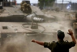 توغل صهيوني جنوب غزة والاحتلال يعتقل 8 بالضفة