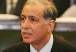 الملط يواصل هجومه على الحكومة ويتهمها بالهشاشة