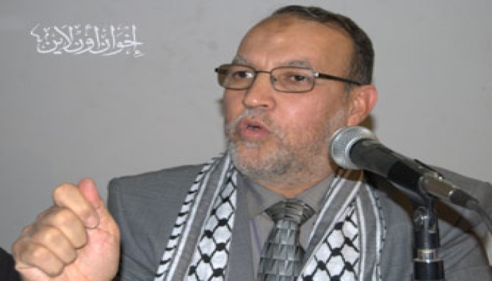 الفلسطينيون تحت الحصار بين جدارين