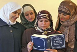 "كير" ينتقد إساءة "سيتي بنك" لأمريكية محجبة