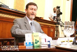 استجواب يتهم الحكومة بالتواطؤ مع مافيا الأغذية الفاسدة