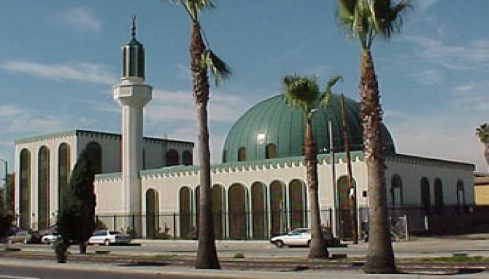 مسجد أمريكي يتعرض للتشويه بعبارة مسيئة للإسلام