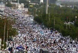 3 ملايين حاج يبيتون بالمزدلفة ويرمون الجمار غدًا