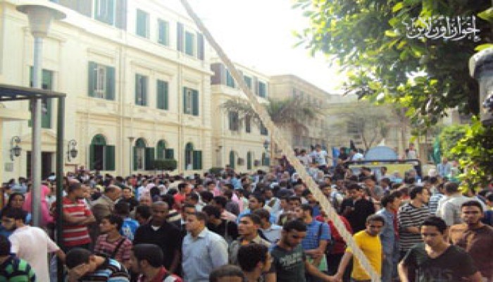 طلاب صيدلة القاهرة ينجحون في الإفراج عن زميلهم!