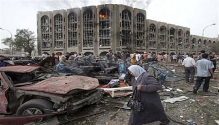 ارتفاع عدد ضحايا تفجيرات بغداد إلى 136 قتيلاً