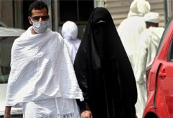 السعودية ترحِّل أي حاج تصل درجة حرارته لـ38