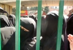 منتقبات يقاضين رئيس جامعة عين شمس لمنعهن من السكن