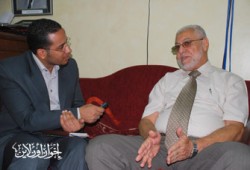د. محمود حسين يروي تفاصيل 115 يومًا اعتقالاً!!