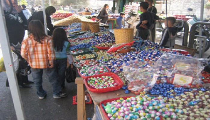 تجارة العيد بالضفة.. حِيَل لمواجهة البطالة!