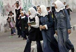 بدء الدراسة في غزة.. والطلاب: "نتعلم حتى في الخيام"