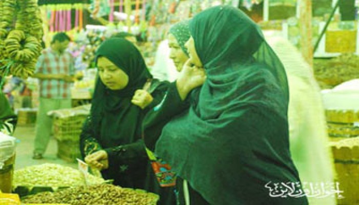 ياميش رمضان.. العين بصيرة واليد قصيرة!!