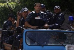 ميليشيا عباس تستقبل رمضان باعتقال 7 من "حماس"
