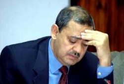 جامعة الأزهر تعاقب العمال المطالبين بمستحقاتهم!