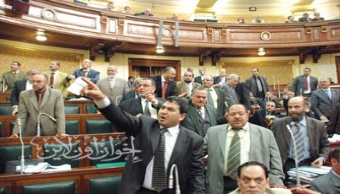 الإخوان والدورة الرابعة.. مع قضايا الأمة