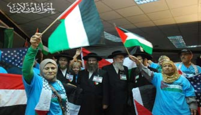يهود يشاركون في قافلة "عاشت فلسطين" بالصحفيين