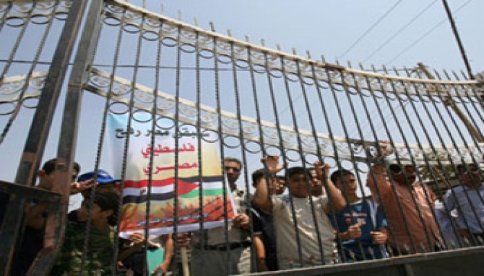 "عاشت فلسطين".. قافلة أمريكية لرفع الحصار عن غزة