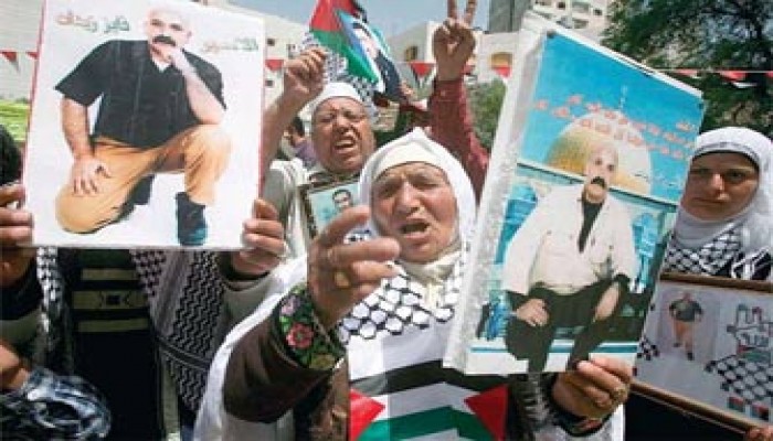 العزل الانفرادي للأسرى الفلسطينيين.. جرائم صهيونية مستمرة