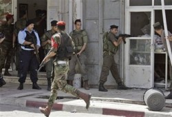 استدعاء وفد فتح للقاهرة ومشعل يطالب مصر بموقف واضح