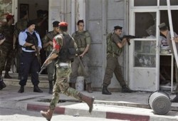 استدعاء وفد فتح للقاهرة ومشعل يطالب مصر بموقف واضح