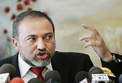 استجواب ليبرمان للمرة الخامسة منذ أبريل