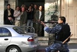 مخابرات عباس تهاجم صهاينة ظنًّا أنهم من حماس