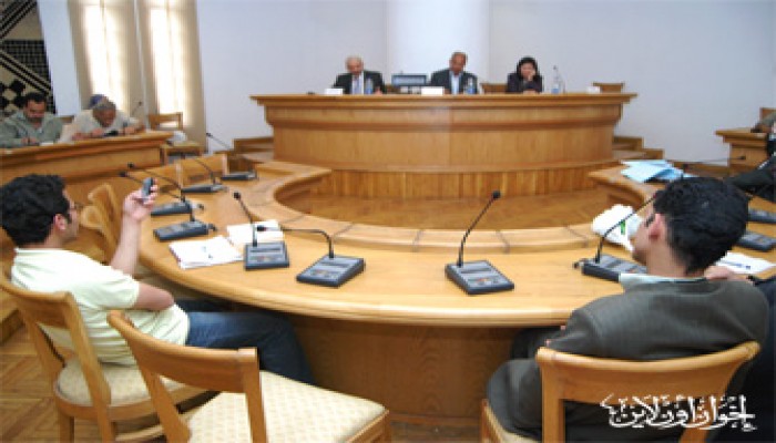 خبراء ونقاد: إنتاجنا الفني تقليد والديكتاتورية السبب