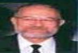 بعض من مآثر د. أحمد القاضي