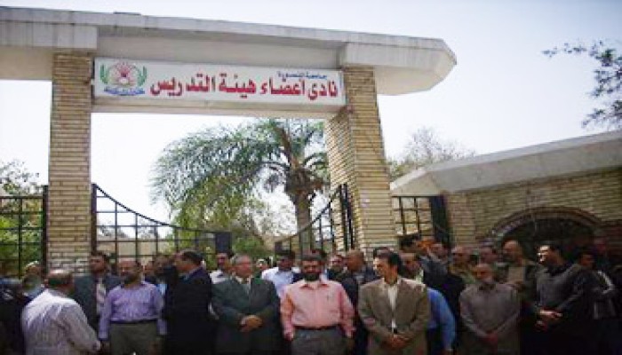 رئيس نادي تدريس الدقهلية يصف الأساتذة بعمال السيرك!