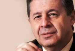 اتهامات لرشيد بالكيل بمكيالين في قضايا مكافحة الإغراق