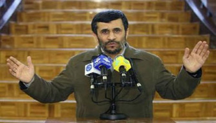 نجاد: إيران حققت طفرات نووية ونرحب بالحوار مع الغرب