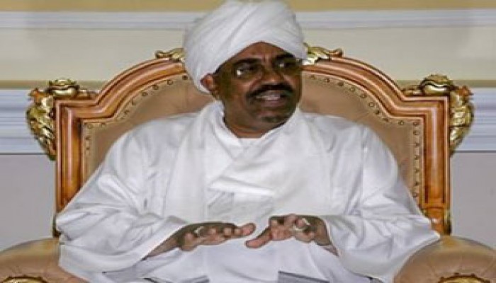 فرنسا تلوح باعتراض طائرة البشير إذا حضر القمة العربية