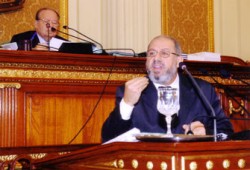 عليوة يطالب بمهلة لأصحاب الأراضي من الشباب بالعبور
