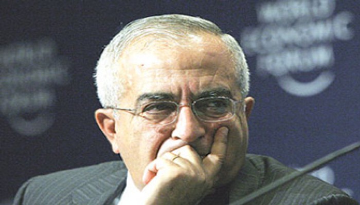 استقالة فياض.. بيدي لا بيد عمرو