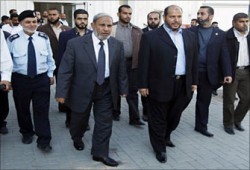 أزمة التهدئة والحوار.. أوضاع فلسطينية صعبة!!