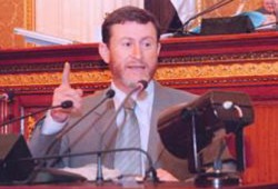 فريد إسماعيل يحذر من كارثة إنسانية في فاقوس