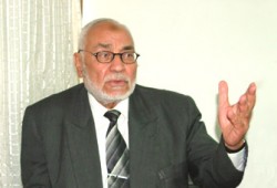 المرشد العام يستنكر رفع نائبَيْن للأحذية في البرلمان