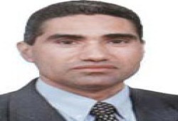 رئيس جامعة جنوب الوادي يُنظم مسيرةً هزليةً ضد حماس!!