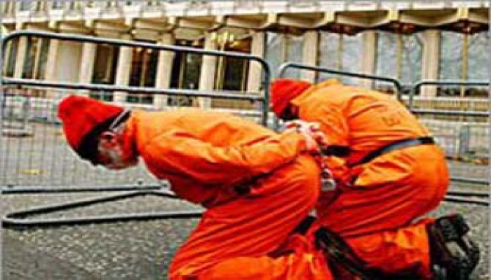تشيني يحث أوباما على استمرار معتقل جوانتنامو!