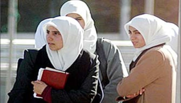 الاختلاط بين الجنسين.. بين الضرورة والضوابط