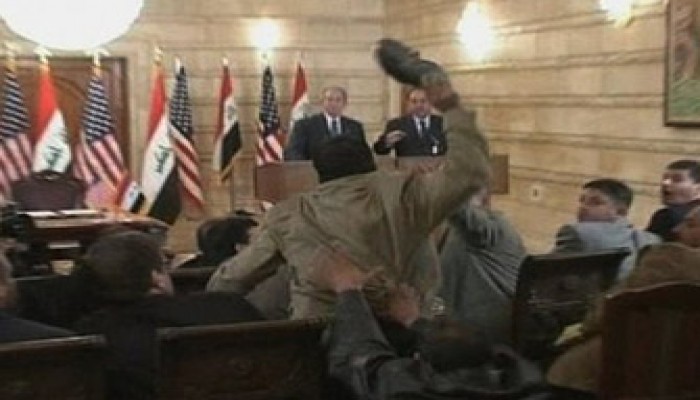 هيئة علماء المسلمين بالعراق تُشيد بموقف "حذاء" الزيدي