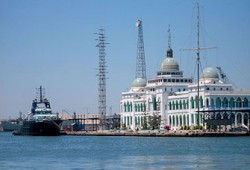 قناة السويس.. الغرق في بحور المؤامرات!!