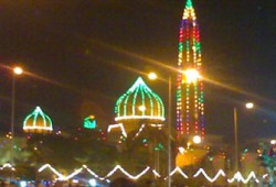 "مجاذيب السيدة".. عالم في طي النسيان!!