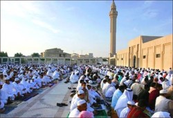 أول صلاة عيد في الخلاء في القرن العشرين